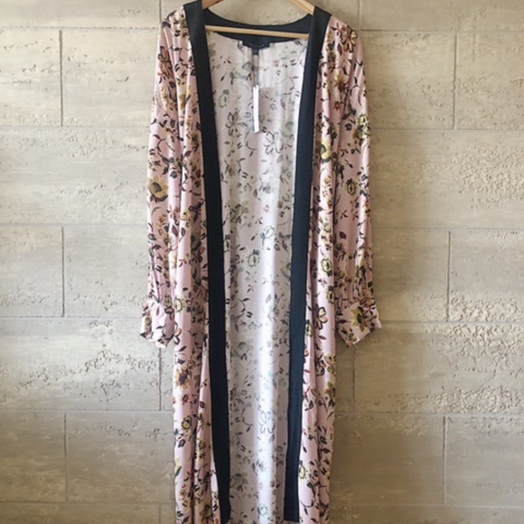 Sanctuary Jackets & Blazers - NWT Women's SANCTUARY Floral Kimono ~ One Size